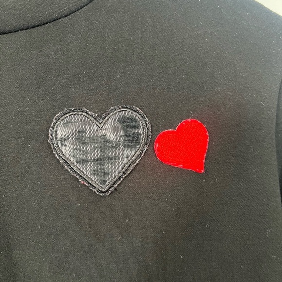 Teen Boss Sweatshirt Heart Applique Size XL Black Long Sleeve Crew - Picture 3 of 5